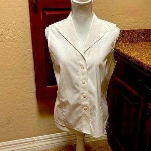 Jones of New York sleeveless blouse or vest